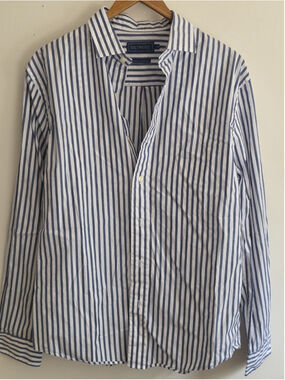 Biltmore Men's Striped Button Down Shirt Medium Blue White %100 Cotton